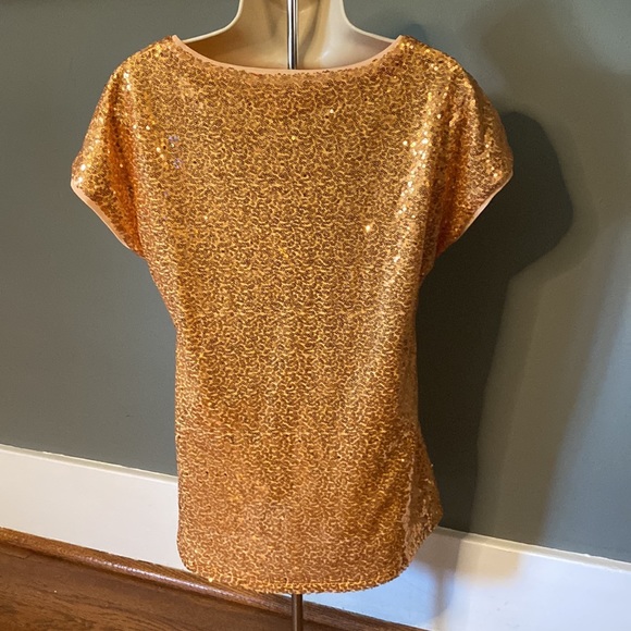 Medium Gold Sequins Relaxes Fit Short Sleeve Shirt - Picture 2 of 7